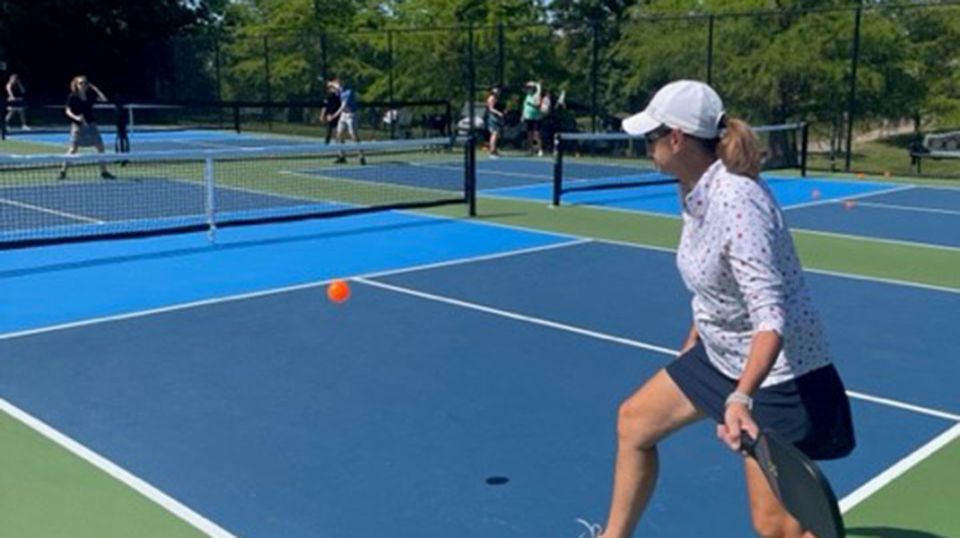Tennis and pickleball at Elgin Country Club